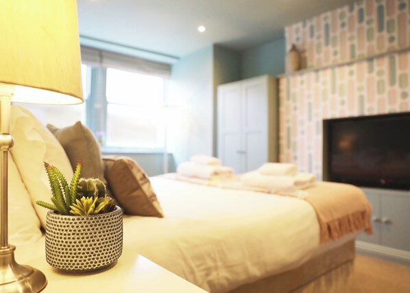 2 bedrooms, iron/ironing board, free WiFi, bed sheets - Classic 2 bedroom apartment (Harrogate)