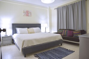 3 عدّة غرف نوم ومكواة/لوح كي وواي فاي وملاءات أسرّة