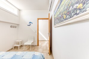 2 makuuhuonetta, silitysrauta/-lauta, ilmainen Wi-Fi, vuodevaatteet