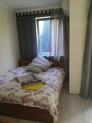 1 bedroom, WiFi, bed sheets, wheelchair access - Aparthotel with reception, 2 room apartment, 2nd floor, elevator, kitchen, bathroom, balcony (Nessebar, k.v.Sunny beatch)