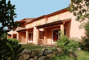 Exterior - Holiday complex with swimming pool, crystal clear sea water, T-Aircondit (Zonza)