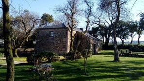 Property grounds - COUNTRY HOUSE IN THE ENVIRONMENT OF FRAGAS DO EUME NATURAL PARK (Monfero)