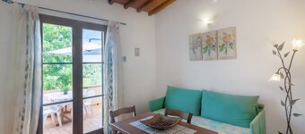 Quiet Apartment “I Tigli 2” near Town Centre with Terrace & Garden; Parking Available
