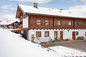 Exterior - Apartment "König" with Terrace, Wi-Fi, Garden & Mountain View (Berchtesgaden)