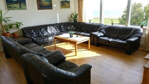 Lobby sitting area - Rauðsdalur (Vesturbyggð)