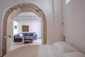 Apartment, 1 Bedroom | 1 bedroom, free cots/infant beds, free WiFi, bed sheets - Casa di Leon (Syracuse)