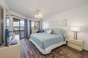 2 bedrooms, iron/ironing board, WiFi, bed sheets - South Shore Updated 2 Bedroom! Gameroom/Hot tub/Mini-Golf/Tennis? Sleeps 8! (Hot Springs)