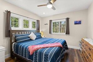 4 bedrooms, iron/ironing board, travel crib, free WiFi