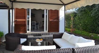 Cozy Holiday Home "Villa with Pool for 4 Guests - PT54" with Pool and Garden