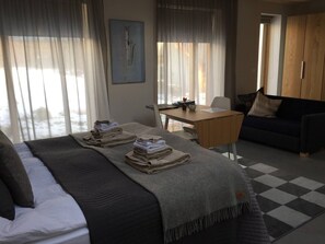 Comfort Studio | Living area - Studio Aurora (Reykjavik)