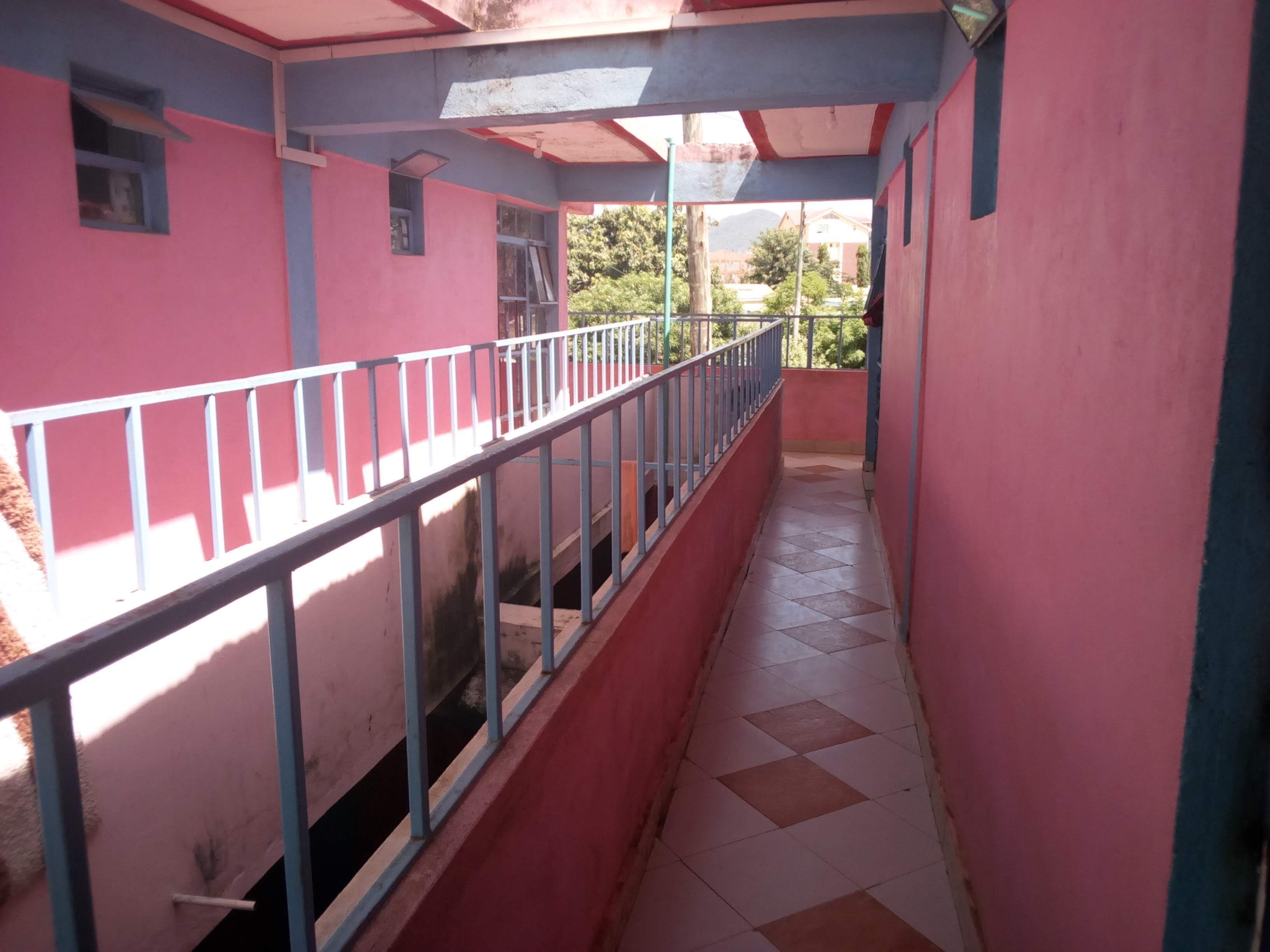 تفاصيل الفندق من الداخل