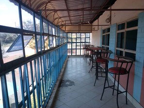 Spécialités Cuisine locale et internationale