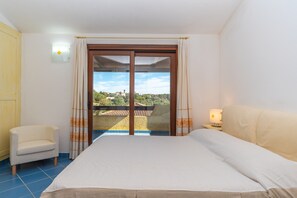 2 bedrooms, iron/ironing board, bed sheets
