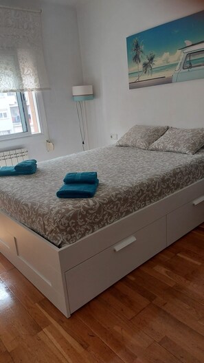 3 habitaciones, tabla de planchar con plancha y wifi gratis 