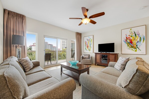 Televisión, reproductor de DVD y estéreo 