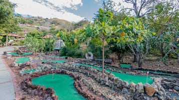 Mini-golf