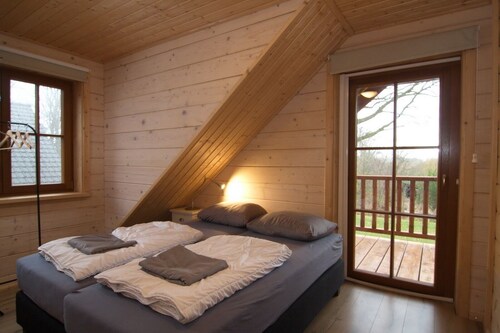 Belle villa en bois "Albert" avec Wi-Fi, Jardin, Balcon, Terrasse