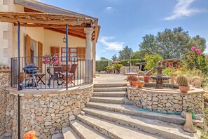 Outdoor dining - Finca "Es Turó Des Bessons" with Panoramic View and Pool (MANACOR)