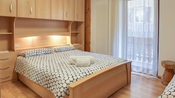 2 chambres, fer et planche à repasser, Wi-Fi gratuit, draps fournis