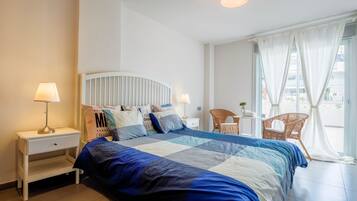 2 bedrooms, iron/ironing board, free WiFi, bed sheets