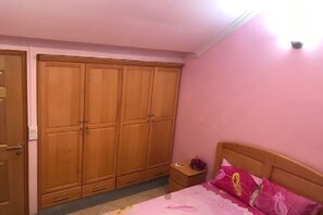 2 Schlafzimmer, Bügeleisen/Bügelbrett, kostenloses WLAN, Bettwäsche