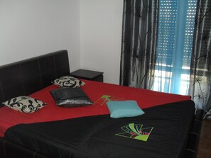 2 bedrooms, WiFi, bed sheets