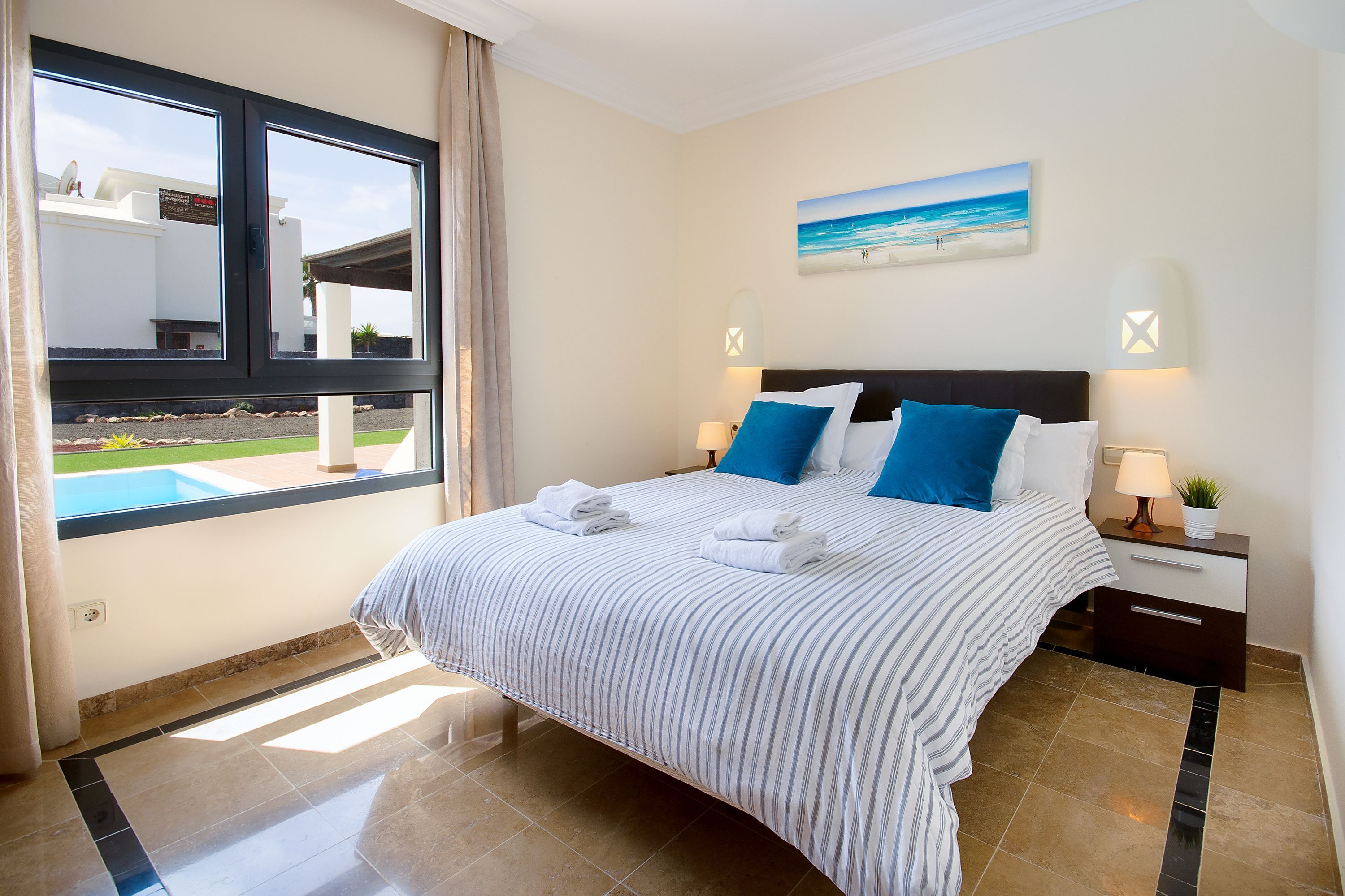 3 slaapkamers, een strijkplank/strijkijzer, gratis wifi, beddengoed