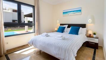 3 slaapkamers, een strijkplank/strijkijzer, gratis wifi, beddengoed