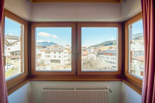 Cosy Apartment  5 "Zur Sonne" with Mountain View, Garden & Wi-Fi