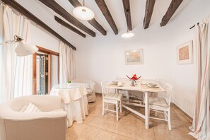 Dining - House "La Sastreria" with Mountain Views, Air Conditioning, Wi-Fi and Terrace (Pollença)