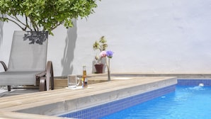 حمام سباحة
