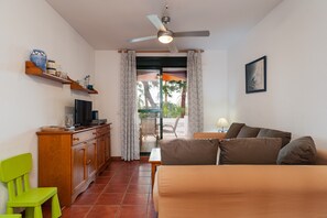 TV, DVD player - Near the Beach with Pool – Aldea del Coto Apartment (Chiclana de la Frontera)