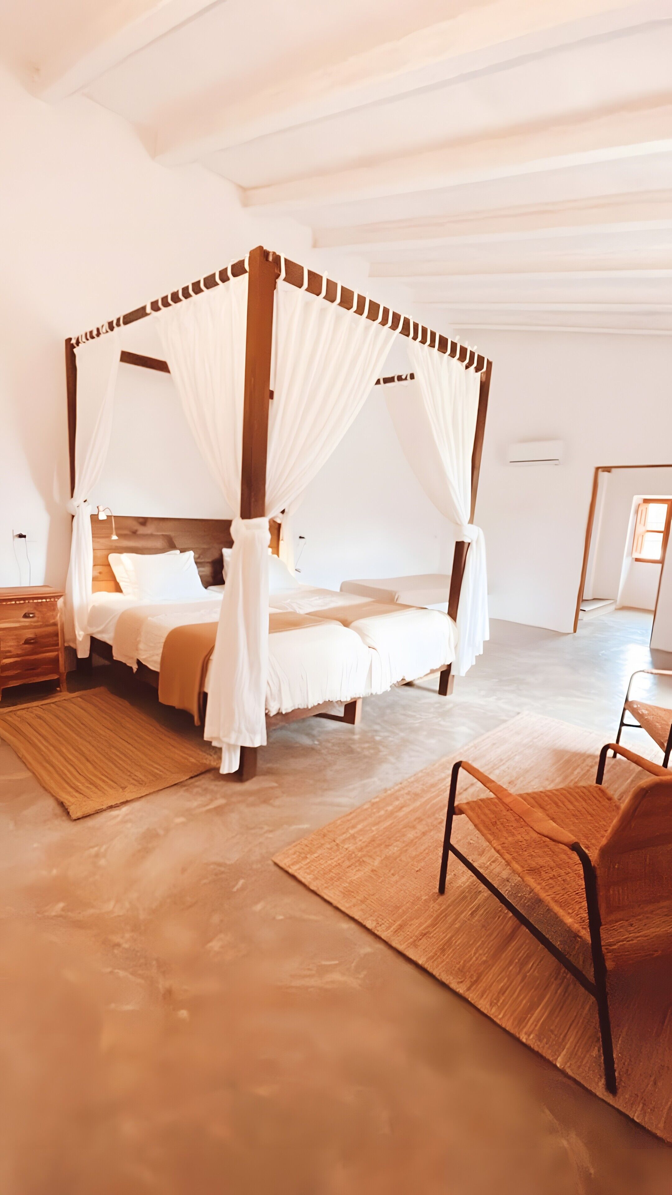 3 slaapkamers, een strijkplank/strijkijzer, gratis wifi, beddengoed