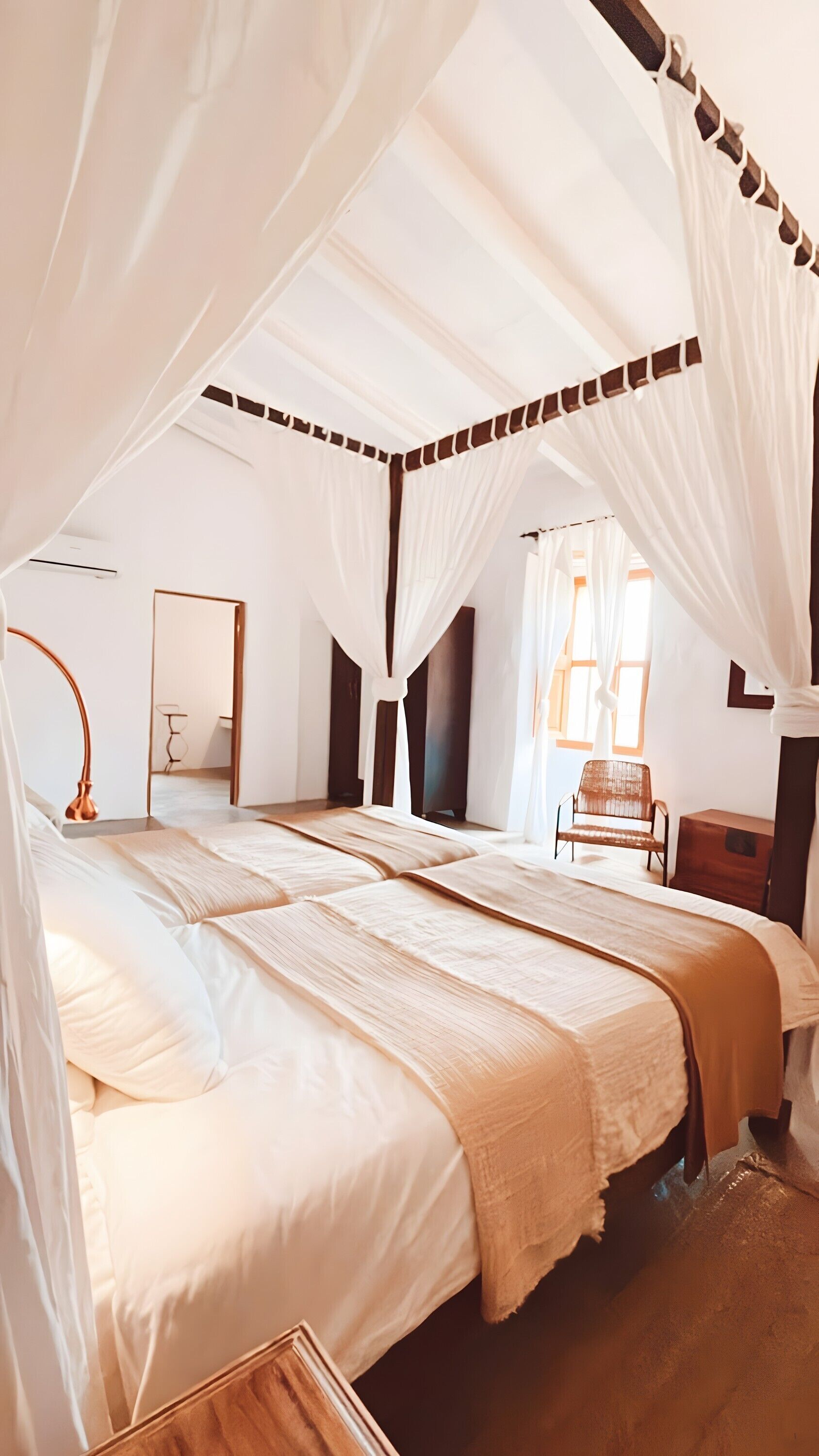 3 slaapkamers, een strijkplank/strijkijzer, gratis wifi, beddengoed