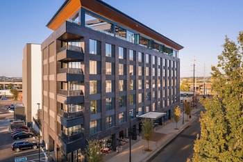 Hotel Exterior at TownePlace Suites by Marriott Nashville Downtown/Capitol District