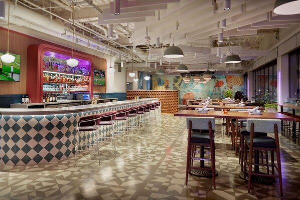 Bar (on property) - TownePlace Suites by Marriott Nashville Downtown/Capitol District (Nashville)