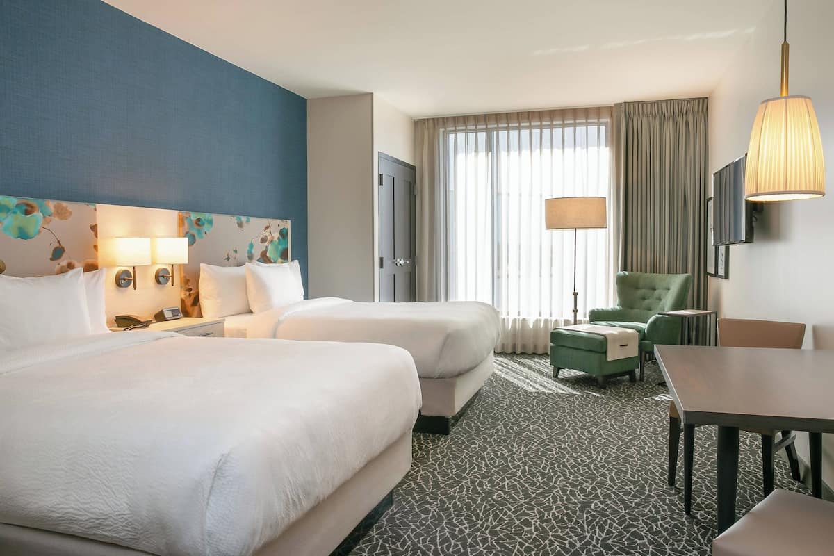 1 Schlafzimmer, Allergikerbettwaren, Schreibtisch
