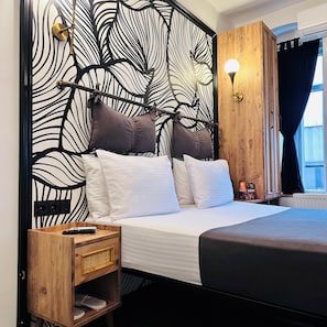 Design Double or Twin Room | Egyptian cotton sheets, premium bedding, individually decorated - Casa Rosa Suites (Istanbul)