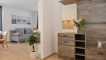 TV, DVD player, table tennis, stereo