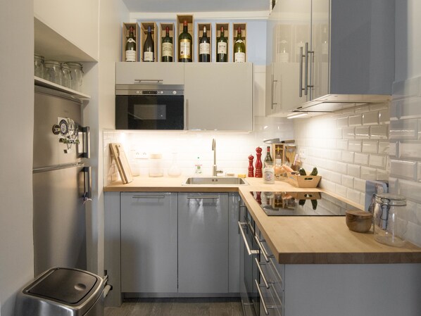 Réfrigérateur, micro-ondes, four, lave-vaisselle