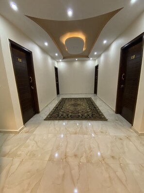 Decoración personalizada, muebles diferentes y wifi gratis