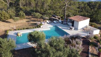 Piscine extérieure