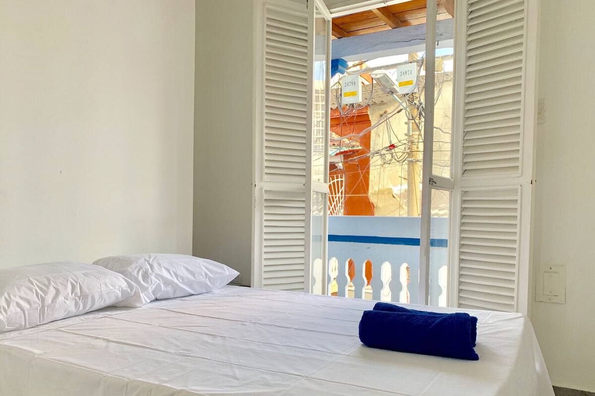 Free WiFi, bed sheets