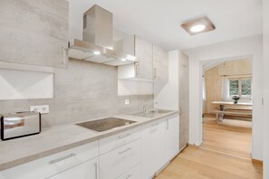 Refrigerador, microondas, parrilla de estufa y lavavajillas 