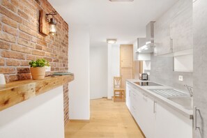 Refrigerador, microondas, parrilla de estufa y lavavajillas 