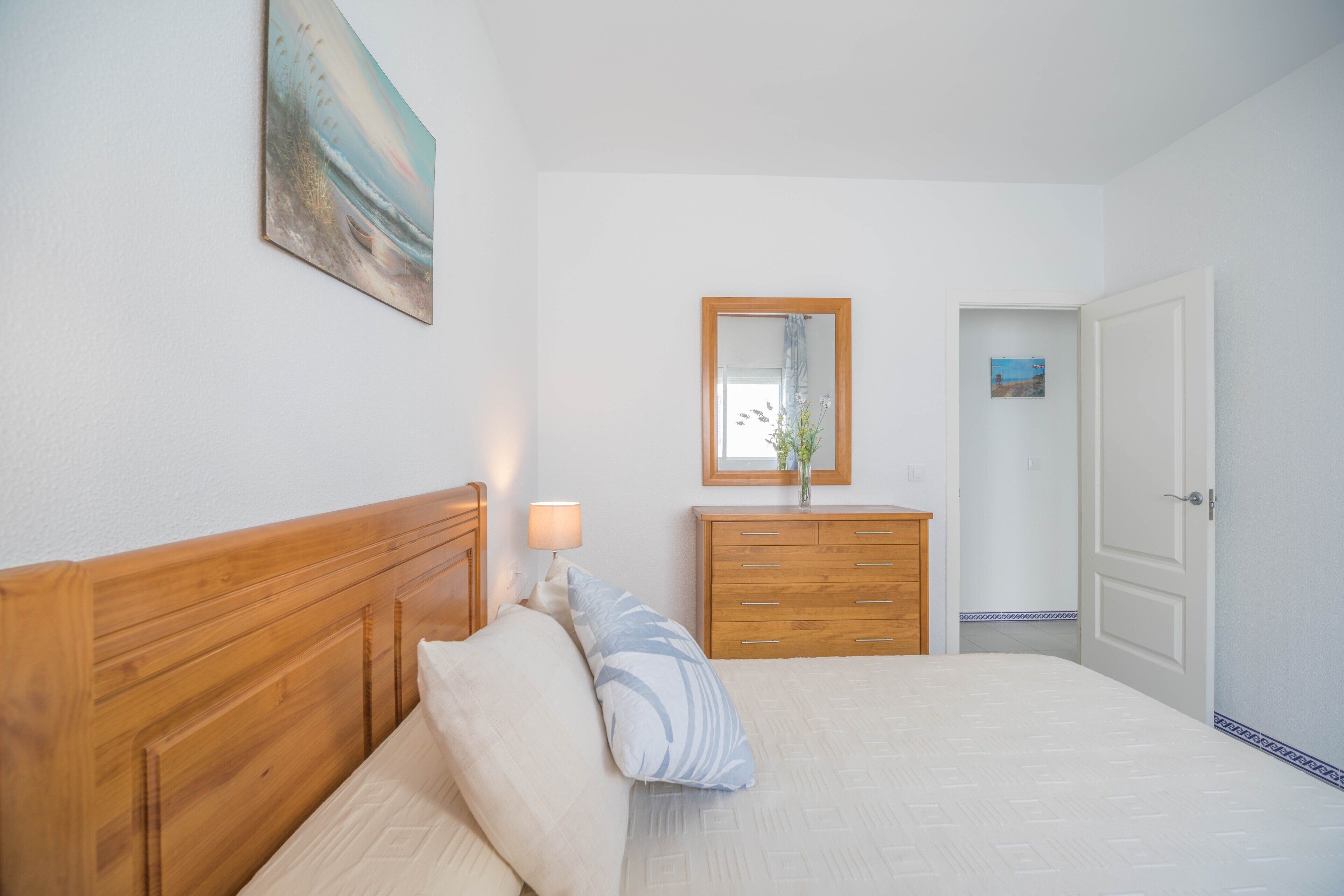 2 slaapkamers, een strijkplank/strijkijzer, gratis wifi, beddengoed