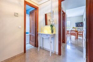 Interior - Cozy Apartment Colina del Bajondillo with Wi-Fi, Pool (Torremolinos)
