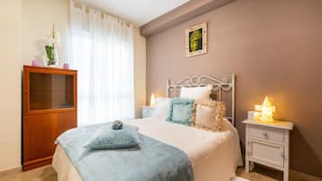 1 chambre, fer et planche Ă repasser, Wi-Fi gratuit, draps fournis