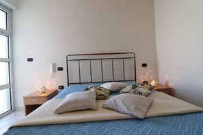 1 chambre, fer et planche Ă repasser, draps fournis