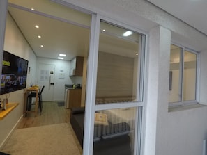 Studio (31) | Uitzicht vanuit de kamer